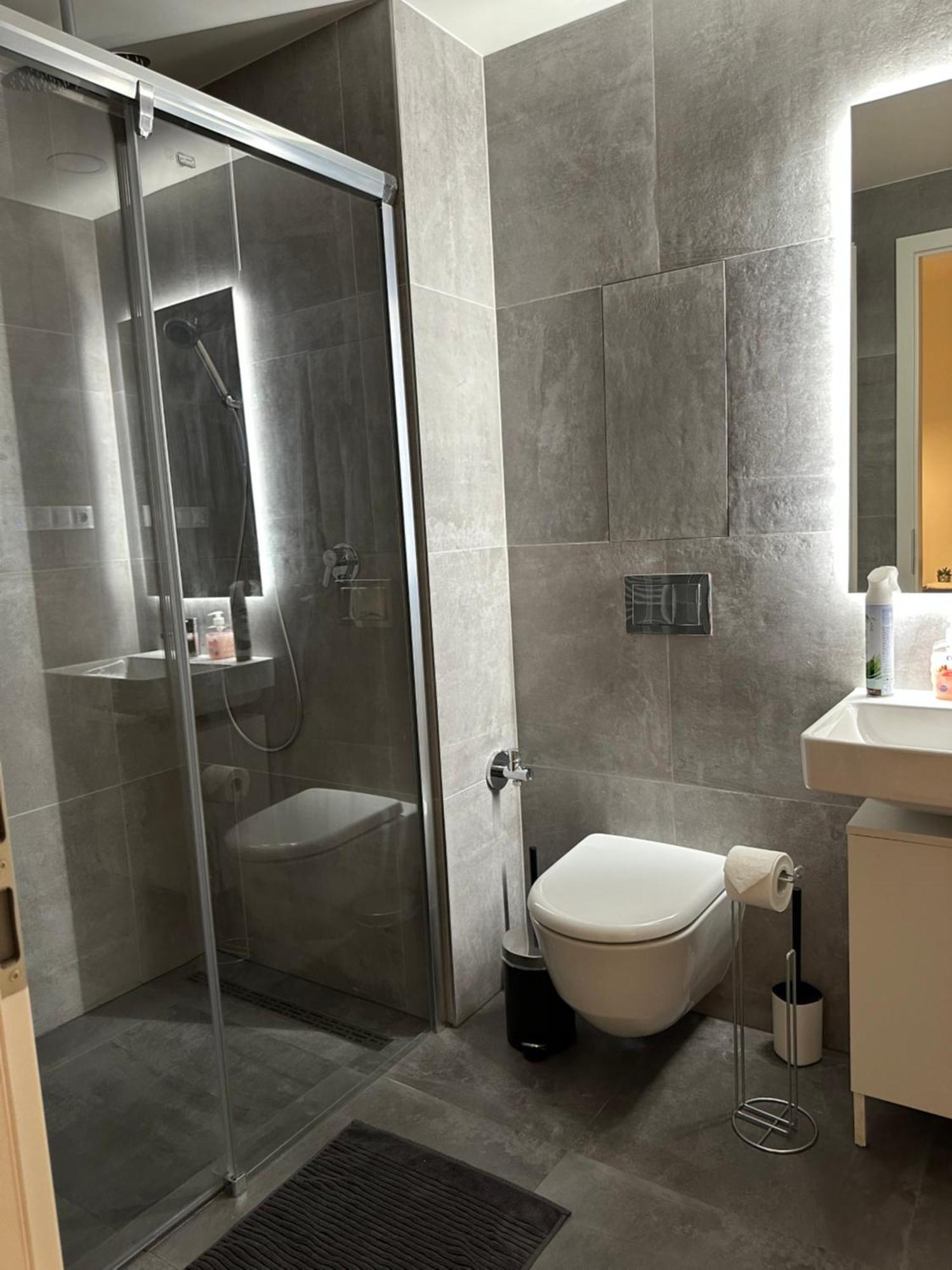 Apartment 4 Room, 2 Bath, Parking Praha Exteriér fotografie