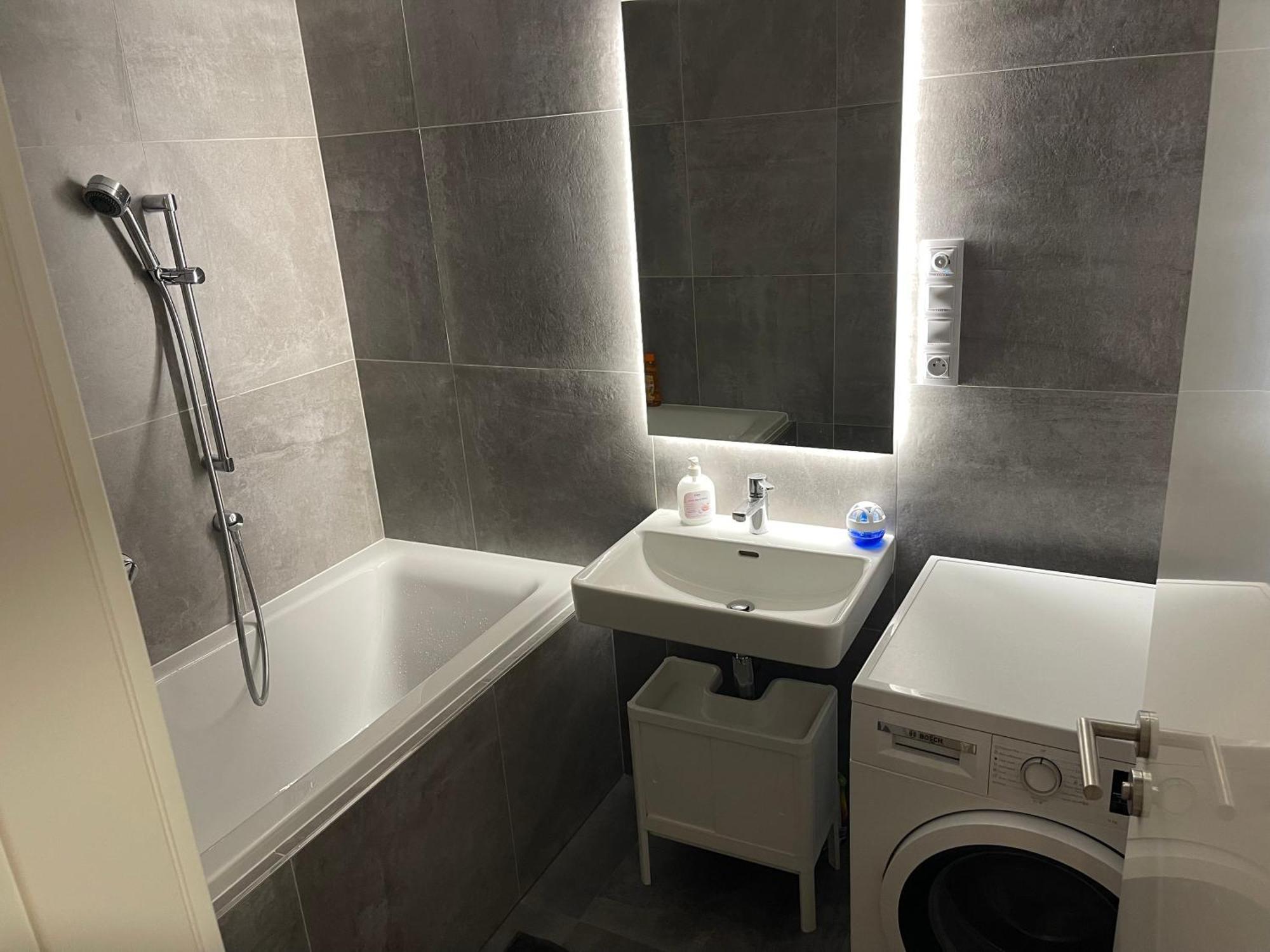 Apartment 4 Room, 2 Bath, Parking Praha Exteriér fotografie